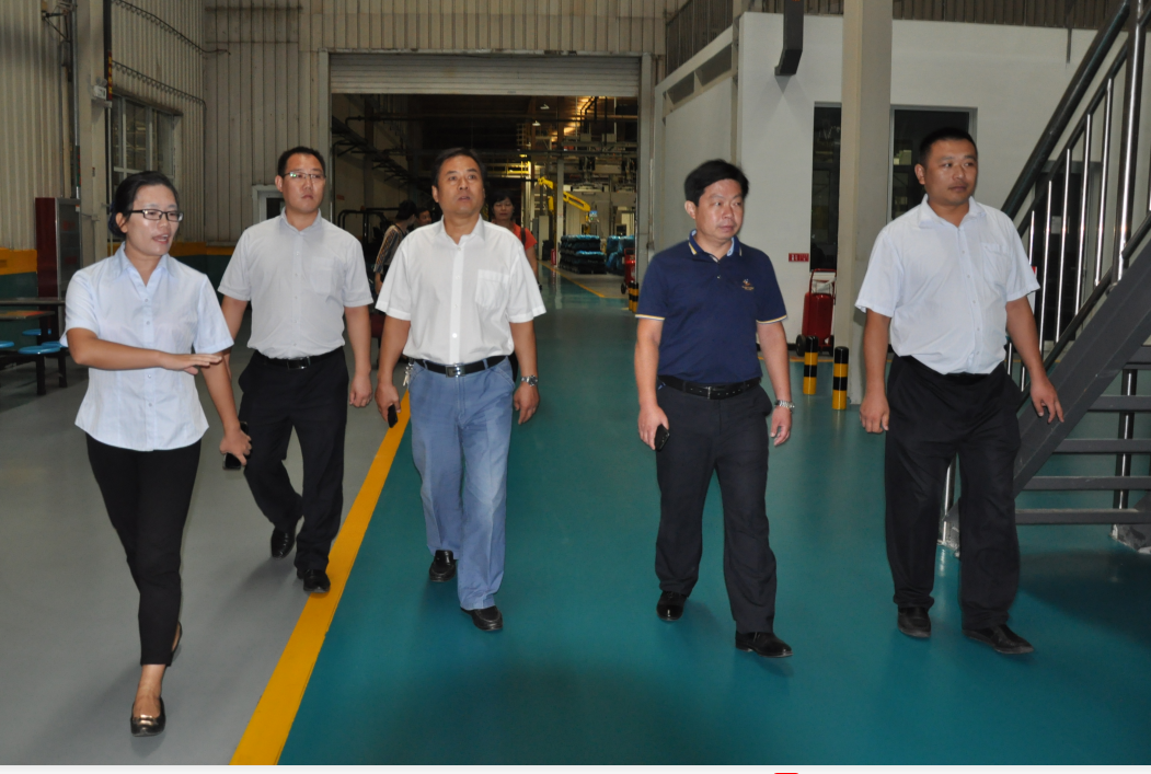 齊河縣工商聯(lián)領(lǐng)導(dǎo)、齊河龍運(yùn)物業(yè)領(lǐng)導(dǎo)一行蒞臨連心物業(yè)指導(dǎo)工作